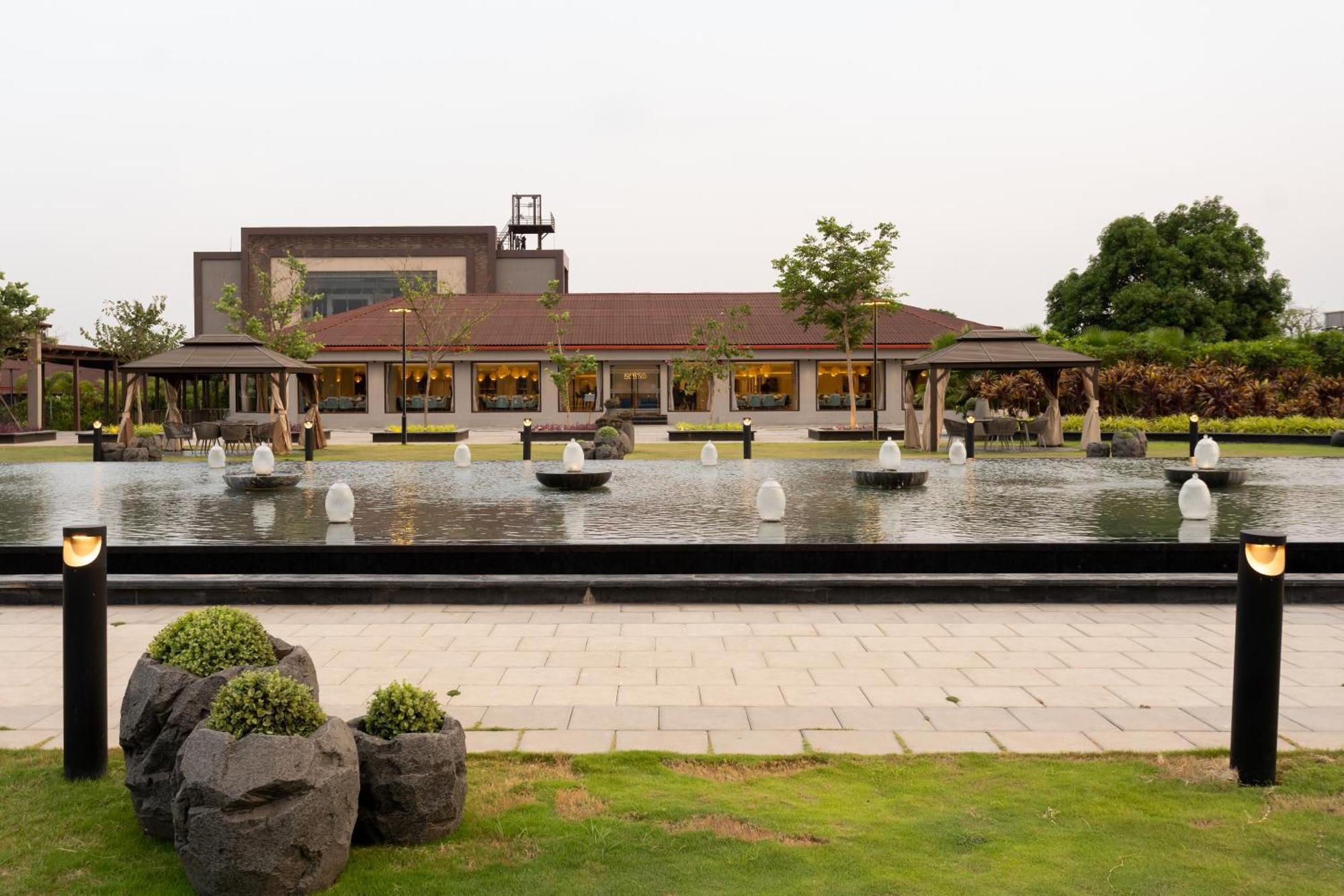 Treat Resort Silvassa Eksteriør billede